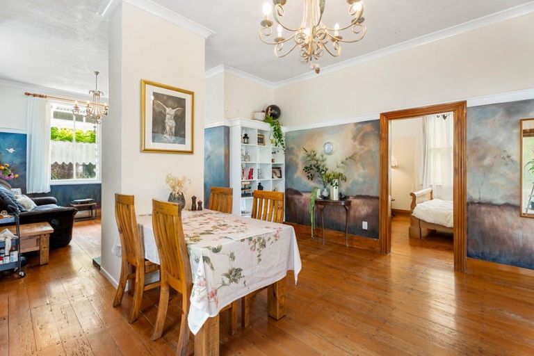 Photo of property in 200 Huia Road, Titirangi, Auckland, 0604