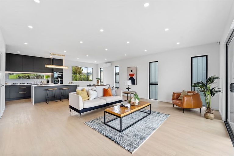 Photo of property in 1/591a East Coast Road, Browns Bay, Auckland, 0632