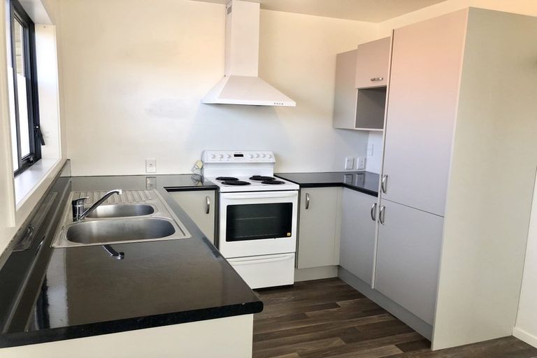 Photo of property in 10 Umu Place, Mangere, Auckland, 2022