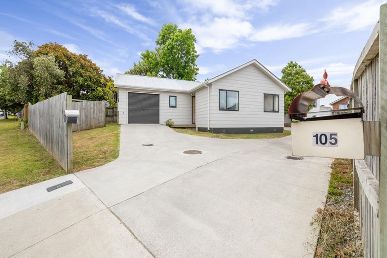 Photo of property in 105a Moire Road, West Harbour, Auckland, 0618