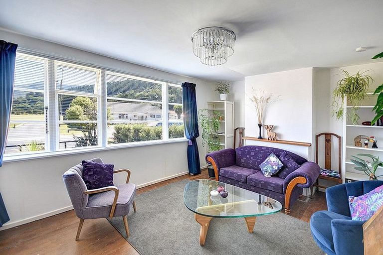 Photo of property in 23 Albertson Avenue, Port Chalmers, 9023