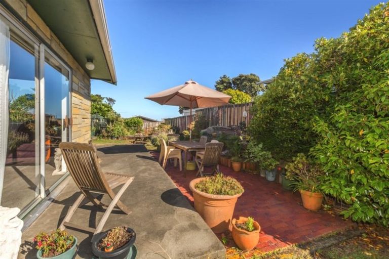 Photo of property in 9 Limerick Grove, Ascot Park, Porirua, 5024