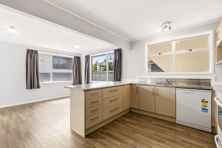 Photo of property in 86 Tamatea Road, Taupo, 3330