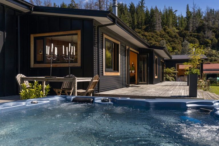 Photo of property in 538 Riwaka-sandy Bay Road, Kaiteriteri, Motueka, 7197