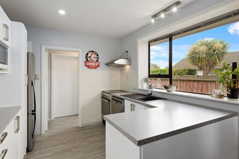 Photo of property in 91 Oakhampton Street, Hornby, Christchurch, 8042