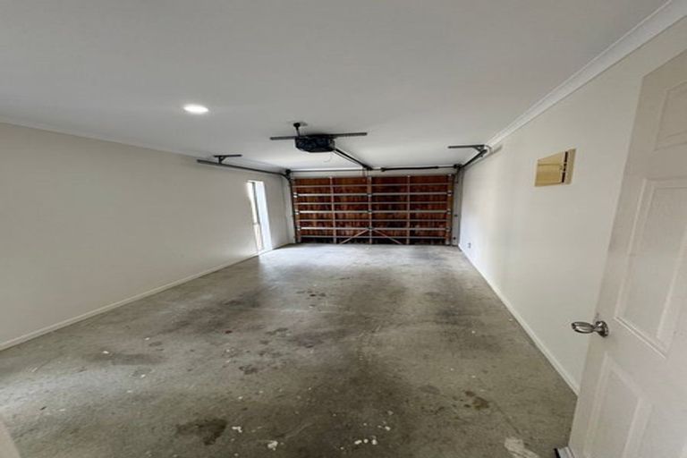 Photo of property in 12 Mangerton Lane, East Tamaki Heights, Auckland, 2016