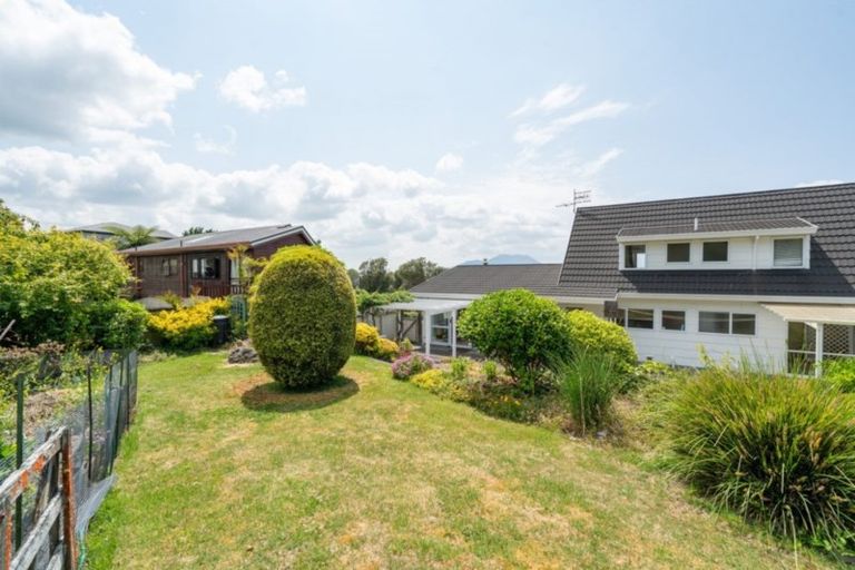 Photo of property in 16 Wakeman Road, Acacia Bay, Taupo, 3330