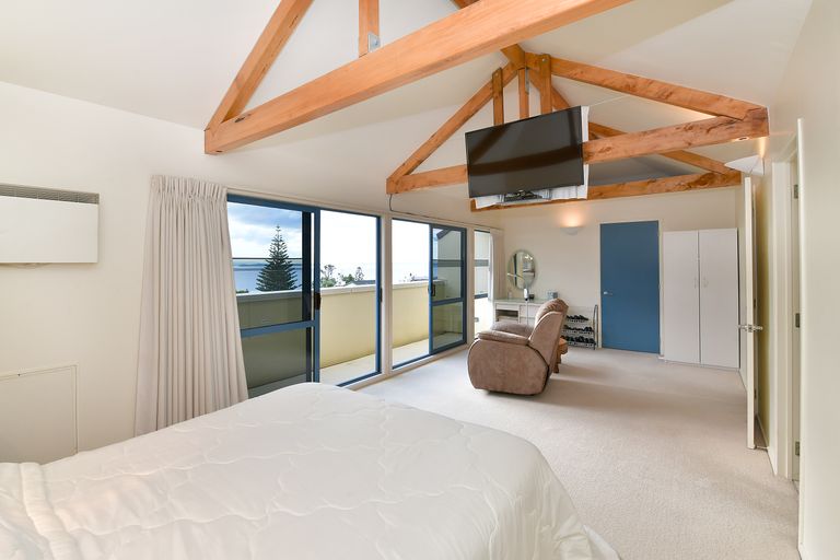 Photo of property in 59 Pacific Parade, Army Bay, Whangaparaoa, 0930