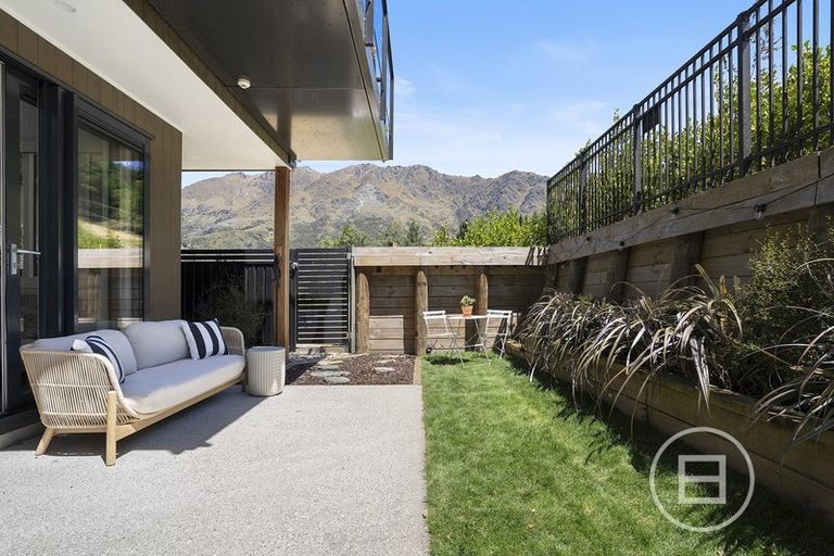 Photo of property in 1/30 Bullendale Drive, Arthurs Point, Queenstown, 9371