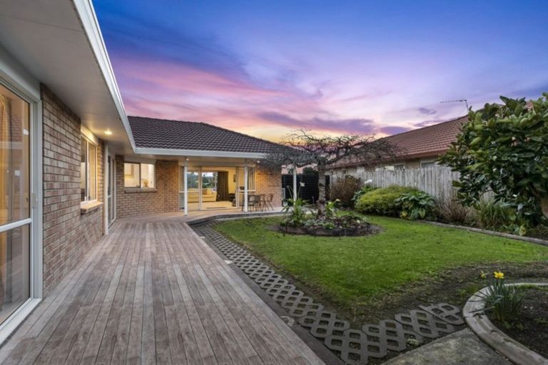 Photo of property in 26 Judd Place, Orewa, 0931