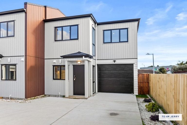 Photo of property in 40c Trentham Road, Papakura, 2110