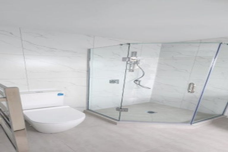 Photo of property in 39 Cascades Road, Pakuranga Heights, Auckland, 2010