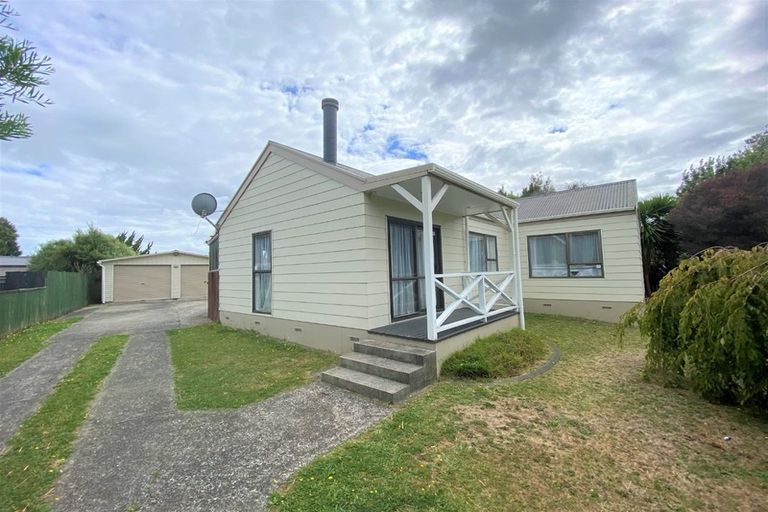 Photo of property in 46 Oakfield Crescent, Pukete, Hamilton, 3200