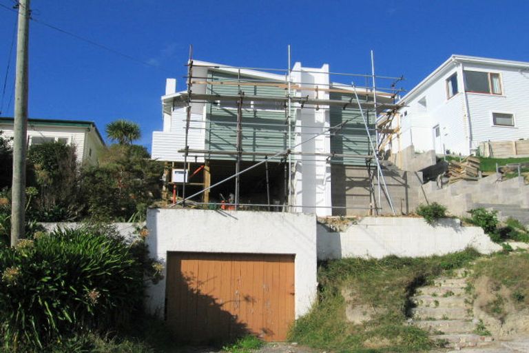 Photo of property in 86 Nevay Road, Karaka Bays, Wellington, 6022