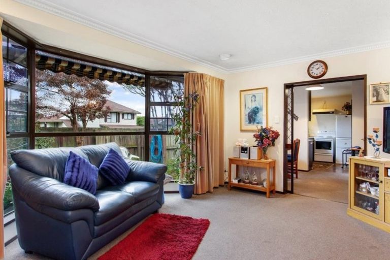 Photo of property in 1/37 Karnak Crescent, Russley, Christchurch, 8042