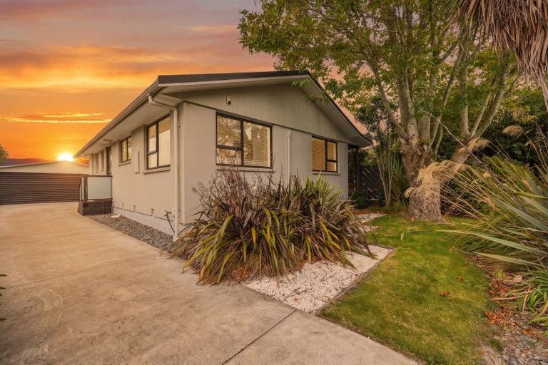 Photo of property in 11 Townshend Crescent, Halswell, Christchurch, 8025