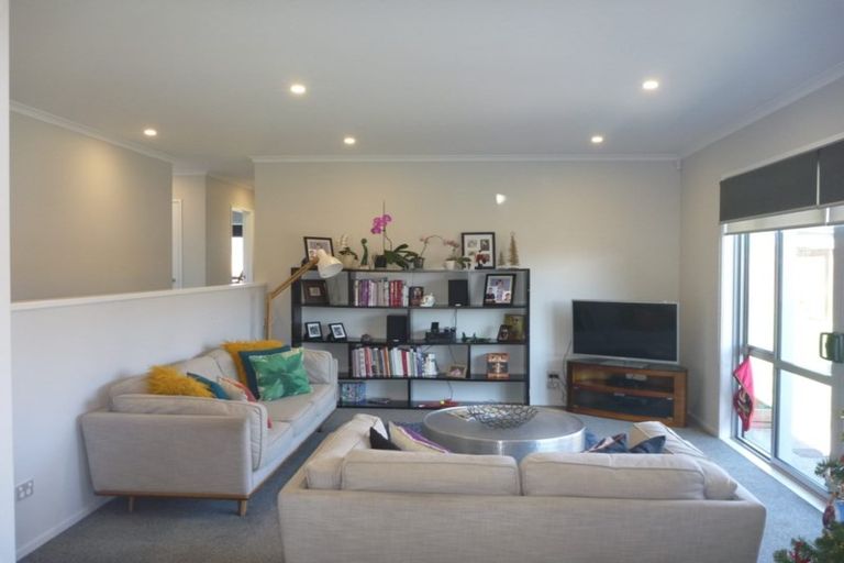 Photo of property in 14 Malbec Place, Huapai, Kumeu, 0810