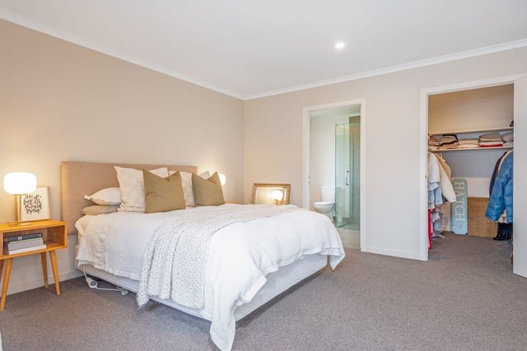 Photo of property in 26 Atlantic Drive, Fitzherbert, Palmerston North, 4410