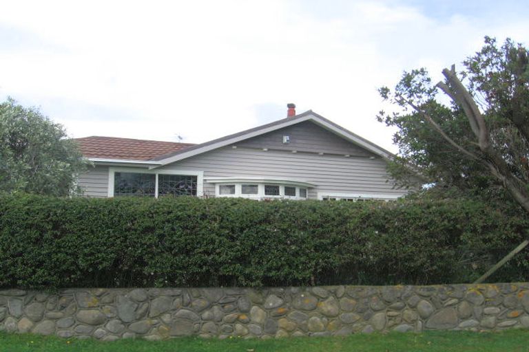 Photo of property in 2 Surrey Street, Tawa, Wellington, 5028