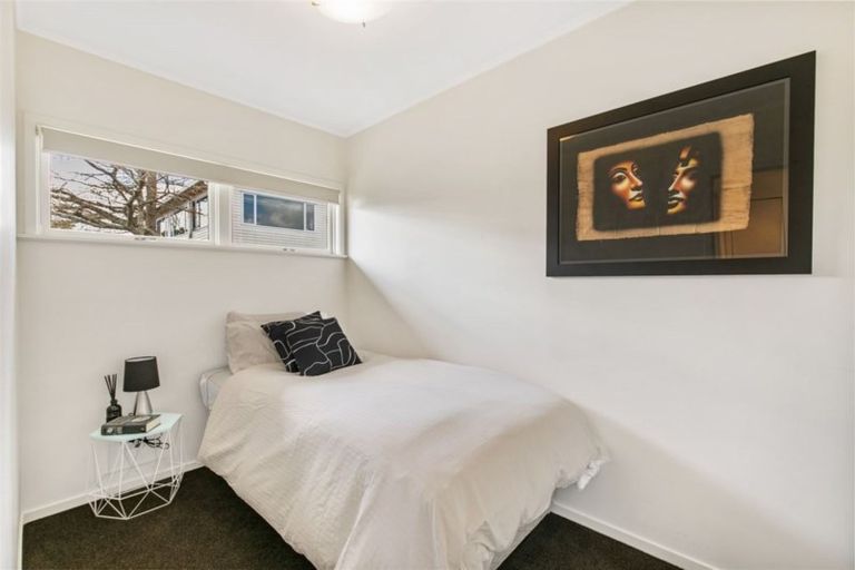 Photo of property in 1/38 Shakespeare Road, Milford, Auckland, 0620