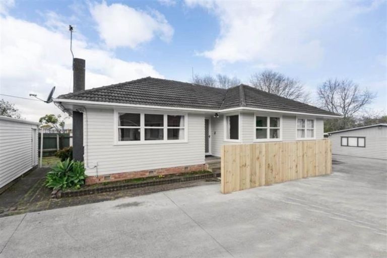 Photo of property in 8 Haddon Street, Mangere East, Auckland, 2024
