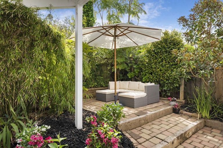 Photo of property in 61 Palmerston Road, Birkenhead, Auckland, 0626