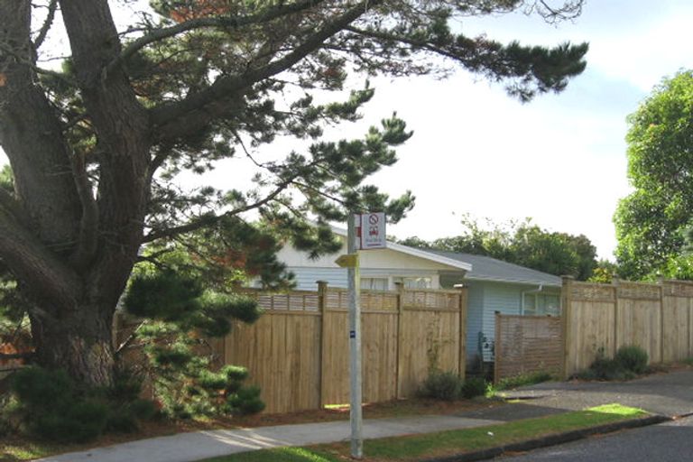 Photo of property in 3 Betsland Crescent, Hillcrest, Auckland, 0627