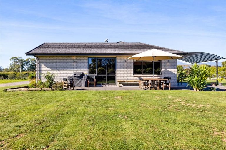 Photo of property in 1108e Egmont Road, Egmont Village, New Plymouth, 4372