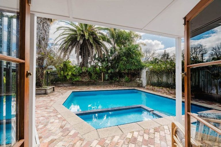 Photo of property in 8 Riro Street, Hamilton East, Hamilton, 3216