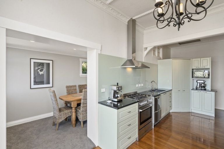 Photo of property in 366 Devon Street West, Lynmouth, New Plymouth, 4310