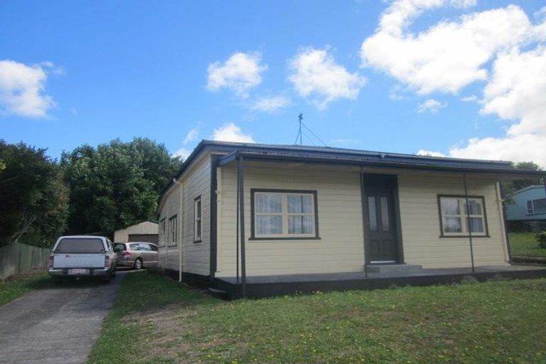 Photo of property in 238 Bridge Street, Eltham, 4322