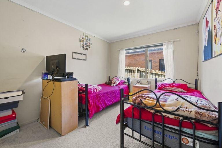 Photo of property in 5 Brunswick Rise, Mangere, Auckland, 2022