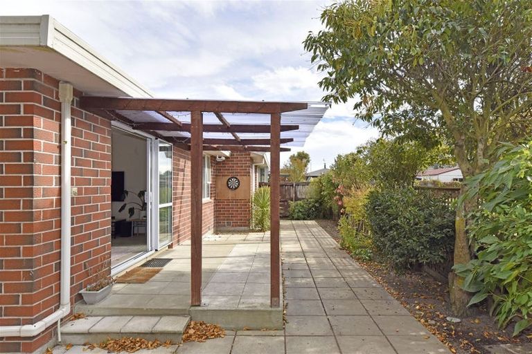 Photo of property in 1/7a Kruse Place, Redwood, Christchurch, 8051