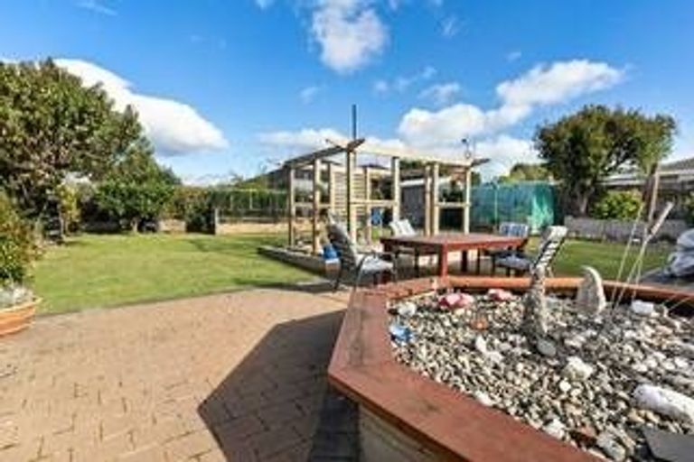 Photo of property in 70 Campbell Avenue, Paraparaumu, 5032