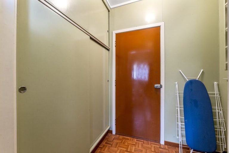 Photo of property in 9 Barrett Street, Westown, New Plymouth, 4310