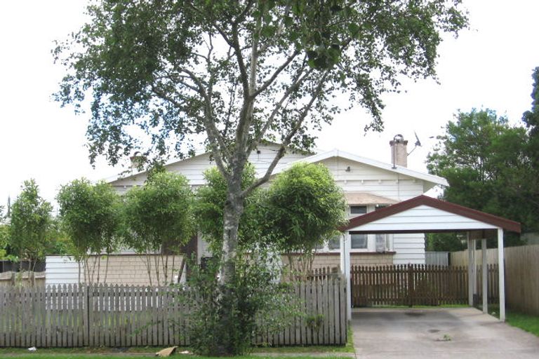 Photo of property in 8a Wairau Avenue, Avondale, Auckland, 1026