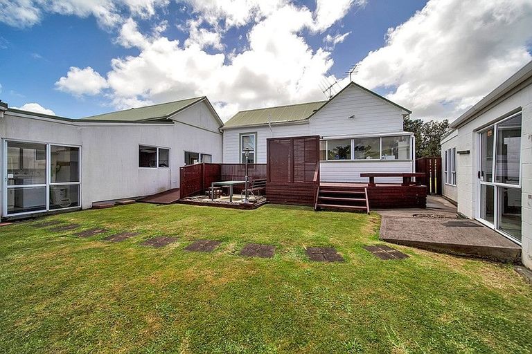 Photo of property in 137 Raleigh Street, Brixton, Waitara, 4382