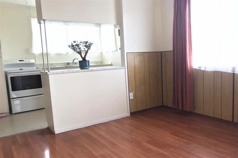 Photo of property in 22 Kelman Road, Kelston, Auckland, 0602