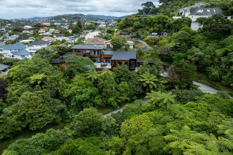 Photo of property in 17 Kim Street, Khandallah, Wellington, 6035