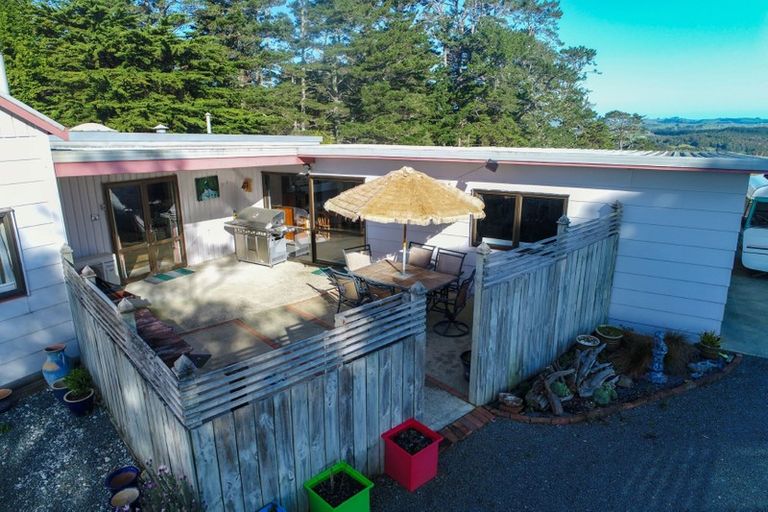 Photo of property in 127 Matakohe East Road, Matakohe, 0593