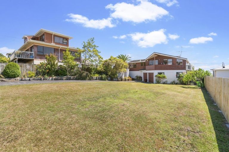 Photo of property in 1042 Whangaparaoa Road, Tindalls Beach, Whangaparaoa, 0930