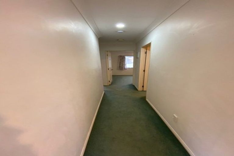 Photo of property in 44 Larne Avenue, Pakuranga Heights, Auckland, 2010