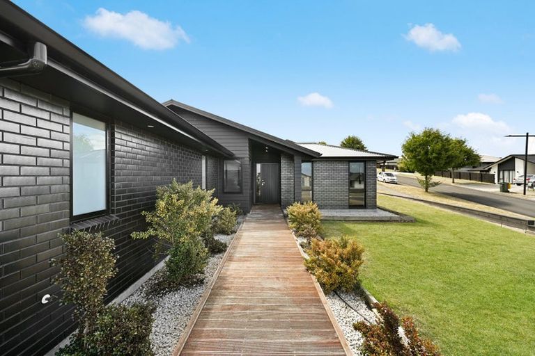 Photo of property in 23 Waireka Road, Rototuna North, Hamilton, 3210