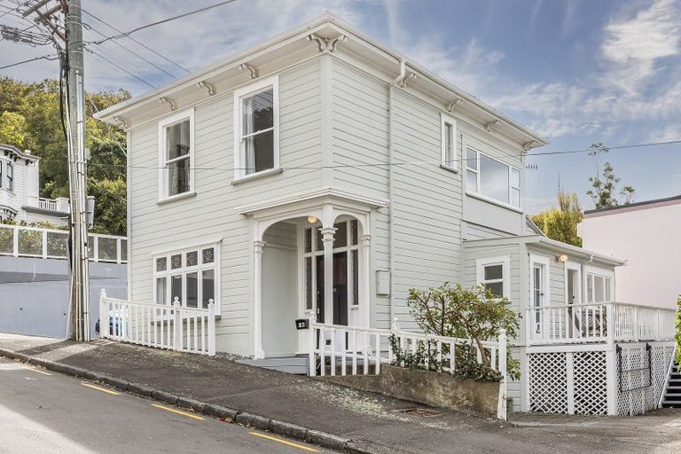 Photo of property in 18 Newman Terrace, Thorndon, Wellington, 6011