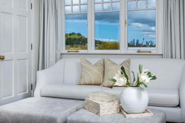 Photo of property in 1 Ascot Avenue, Narrow Neck, Auckland, 0624