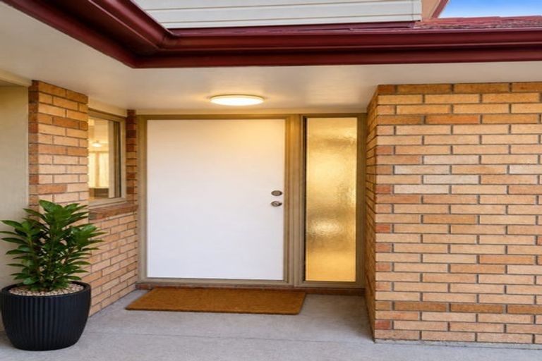 Photo of property in 25 Elder Place, Massey, Auckland, 0614