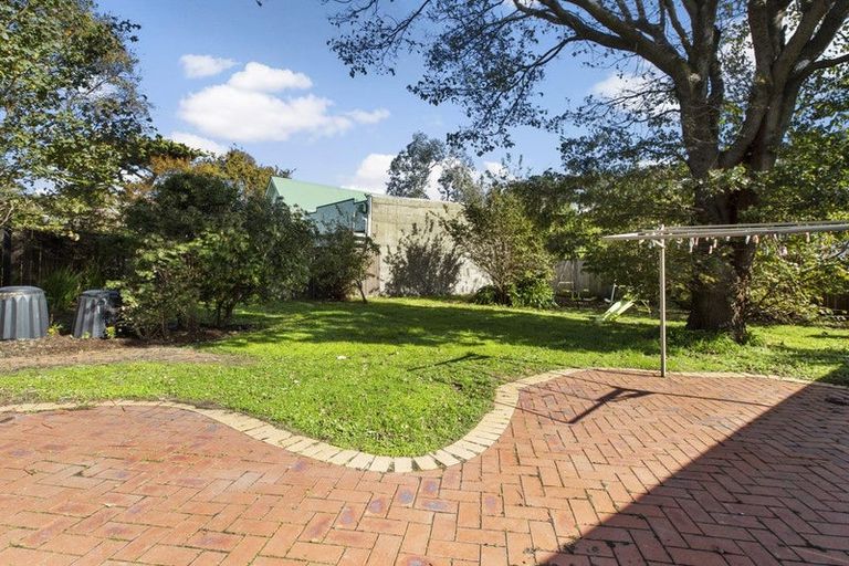 Photo of property in 102 Derwent Street, Island Bay, Wellington, 6023