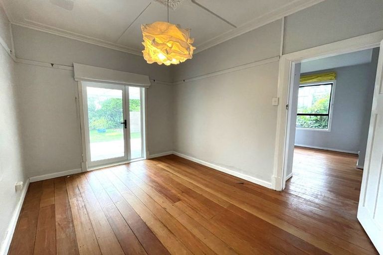 Photo of property in 57 Fitzroy Road, Fitzroy, New Plymouth, 4312