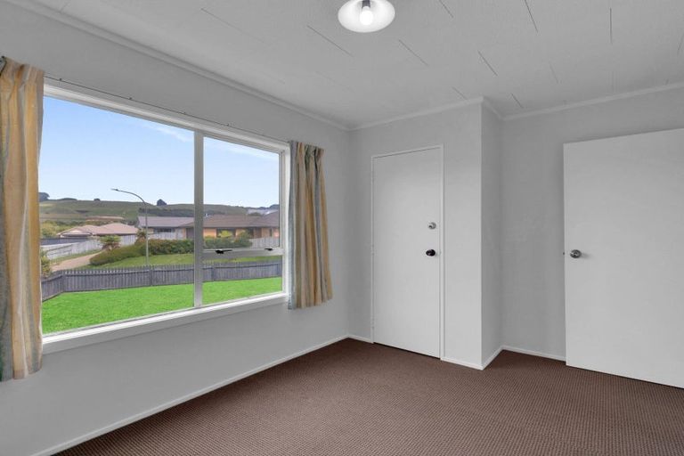 Photo of property in 1 Augustus Earle Place, Pukehangi, Rotorua, 3015