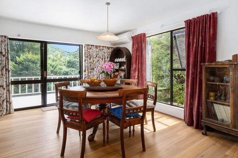 Photo of property in 34 Milton Terrace, Picton, 7220